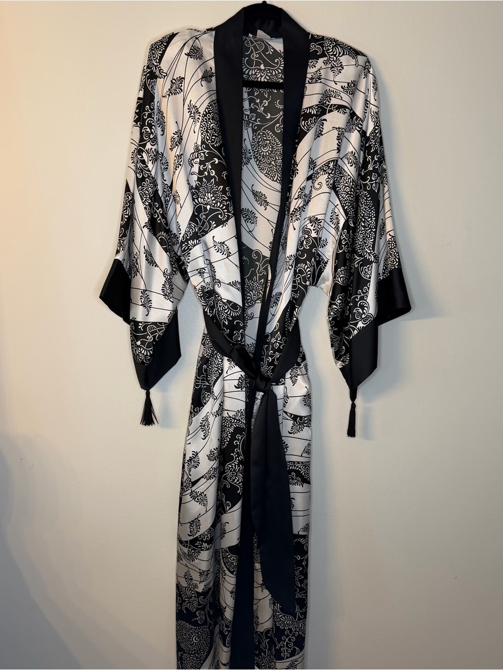 Natori Black and White Kimono Robe with Tassel Belt, small
